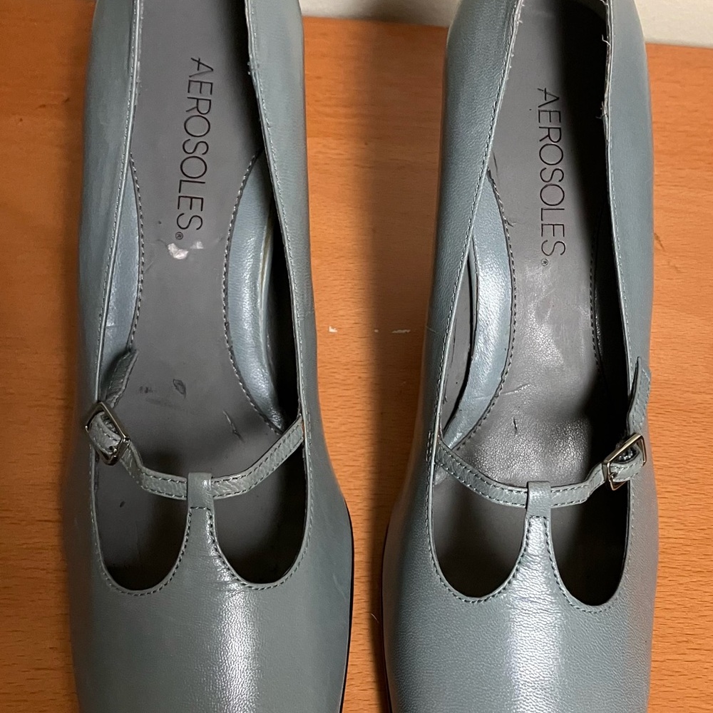 AEROSOLES Women's Elegant Gray/Blue Heels